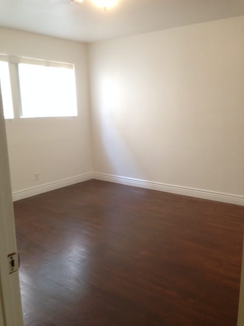 Building Photo - 335 N Oakhurst Dr