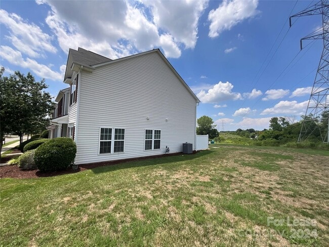Building Photo - 4959 Sunburst Ln