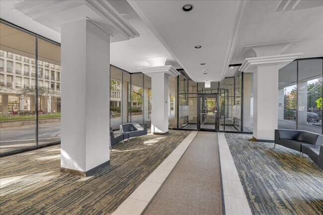 Foto del edificio - 1450 E 55th Pl