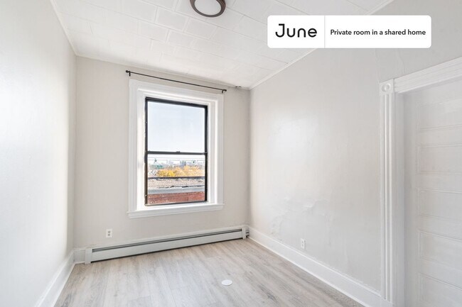 Foto del edificio - Room in Shared 4 bed/1 bath home