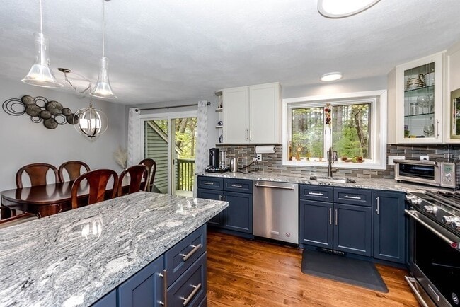 Building Photo - 23 Deer Path