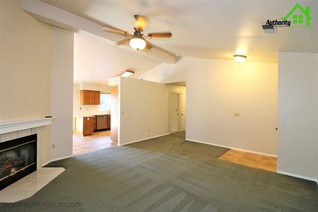 Building Photo - 2882 Sandstone Dr