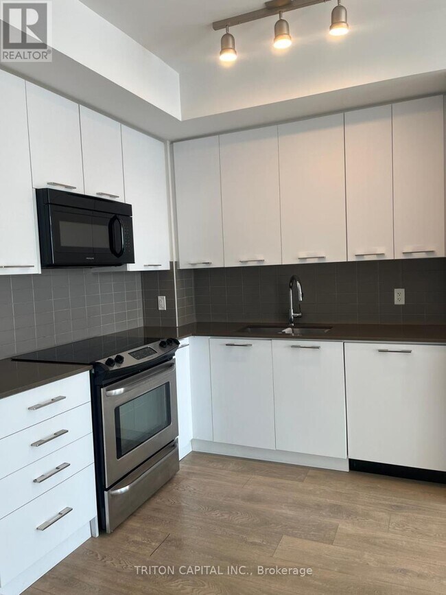 Photo du bâtiment - 9471 Yonge St