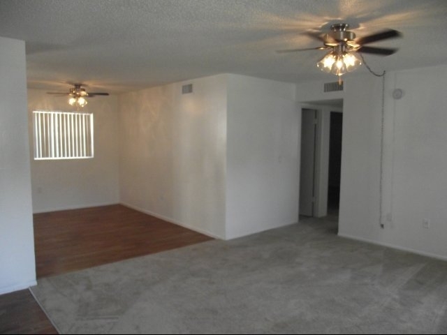 Living Room - La Aloma Apartments