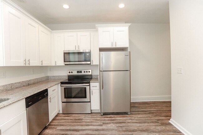 Foto del edificio - Rare Find! Renovated 3BR/2BA Home in Norfolk – Available Now