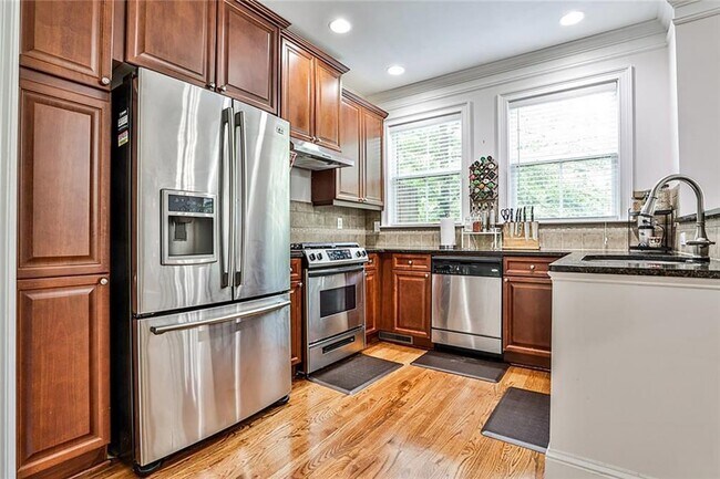Foto del edificio - 5480 Glenridge View NE