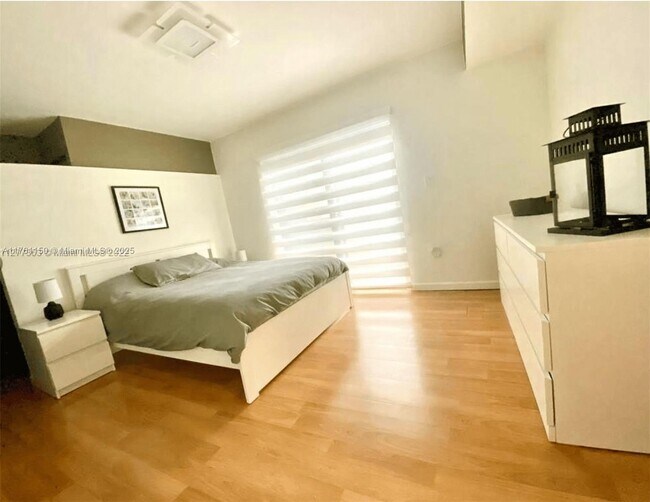 Foto del edificio - 1250 Lincoln Rd