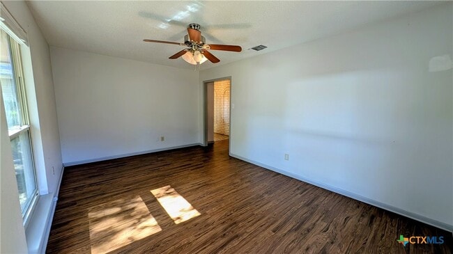 Building Photo - 114 Chaparral St