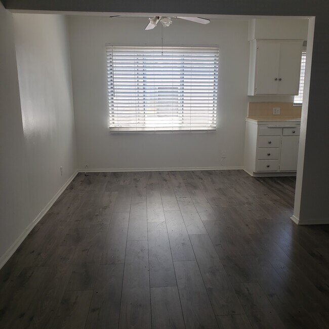 Foto del edificio - 15456 Vanowen St