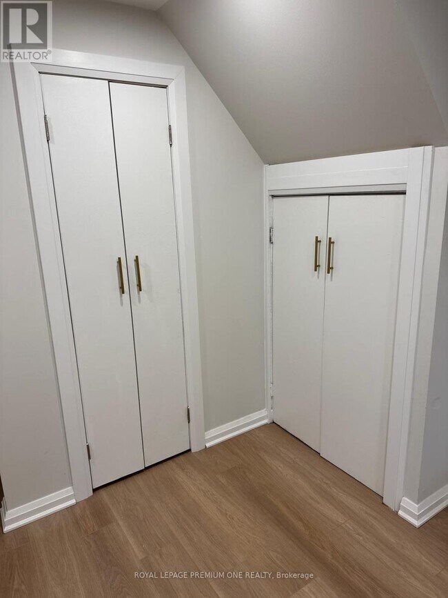 Building Photo - 50 Faversham Crescent