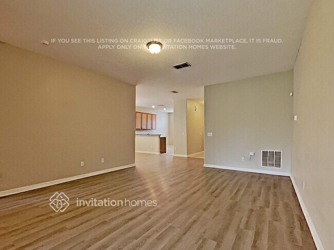 Foto del edificio - 14255 Queenside St