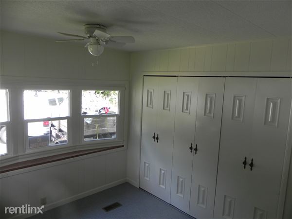 Building Photo - 2310 N Parma Rd