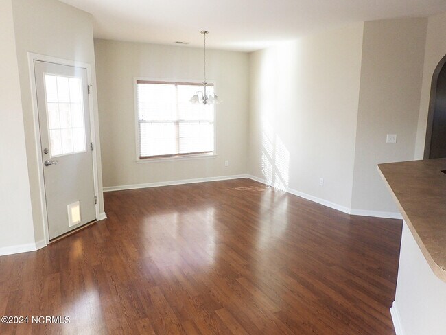 Building Photo - 1407 Parkland Way
