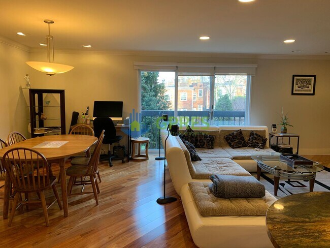 Building Photo - 5425 5th Avenue