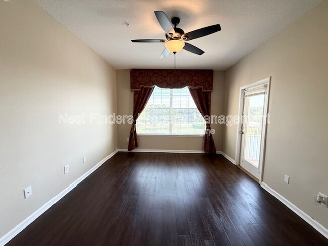 Foto del edificio - 7801 Point Meadows Dr