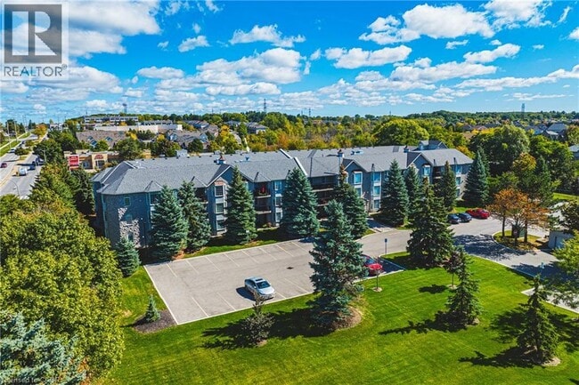 Building Photo - 990 Golf Links Rd