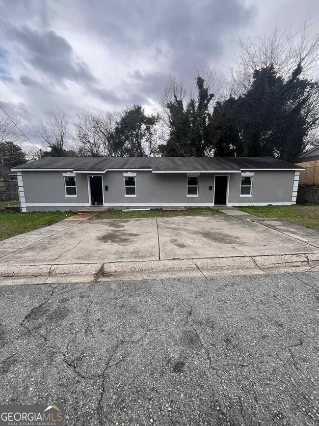 Building Photo - 2062 Mutual Ave