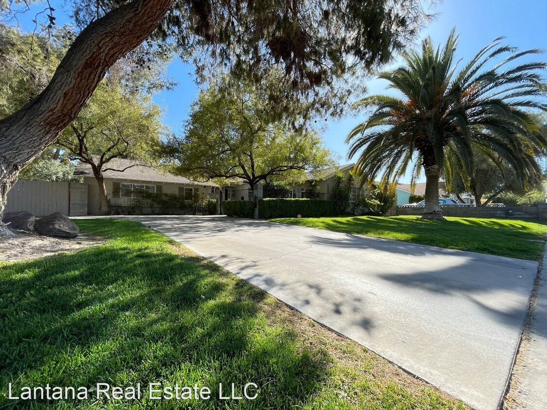 2801 Colanthe Ave, Las Vegas, NV 89102 House Rental in Las Vegas, NV