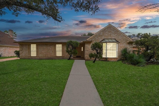 Foto del edificio - 8006 Oakington Dr