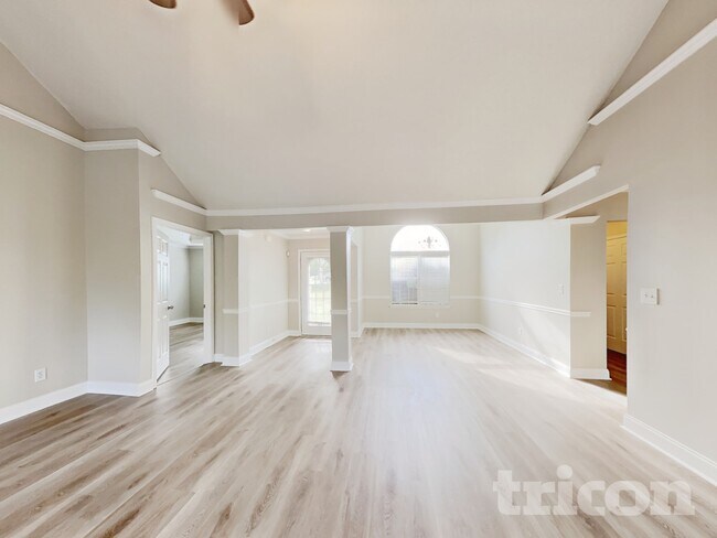 Building Photo - 602 Chartwell Ct