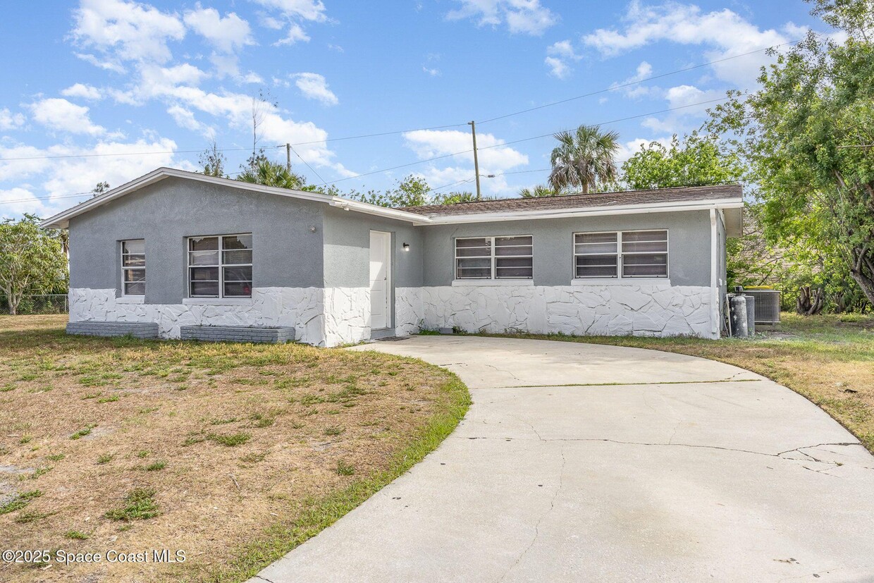 Foto principal - 589 Clarke St