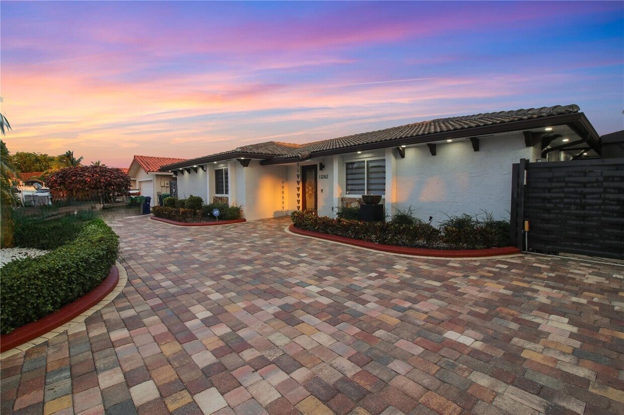 Foto principal - 13262 NW 1st Ter