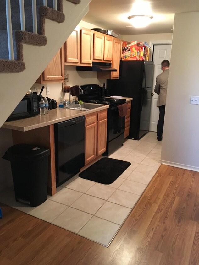Foto principal - 8118 Creekwood Dr