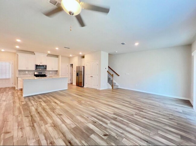 Foto del edificio - 1592 Villageside Ct