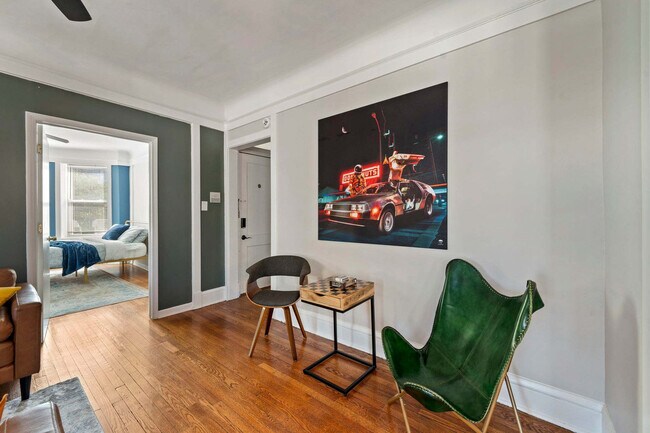Foto del edificio - 6214 N Magnolia Ave