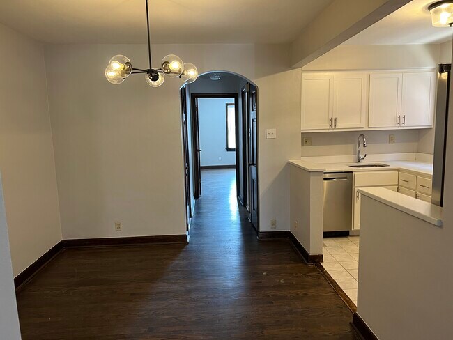 Open kitchen/breakfast or dining room - 5824 Nottingham Ave