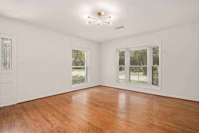 Building Photo - 6601 Brompton Rd