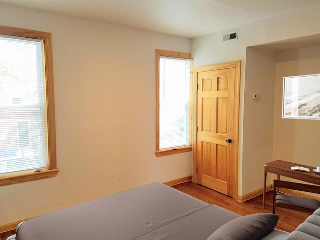 Foto del edificio - 329 N Preston St