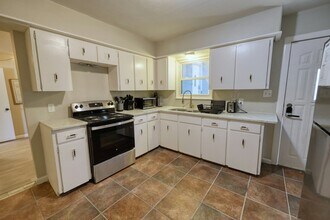 Building Photo - 250 Arapahoe Dr