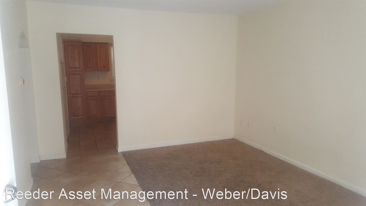 Primary Photo - 2736 Madison Ave