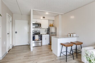 Building Photo - 7300 Graceland Dr