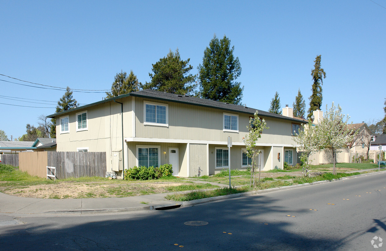 Building Photo - 723-729 Olive St