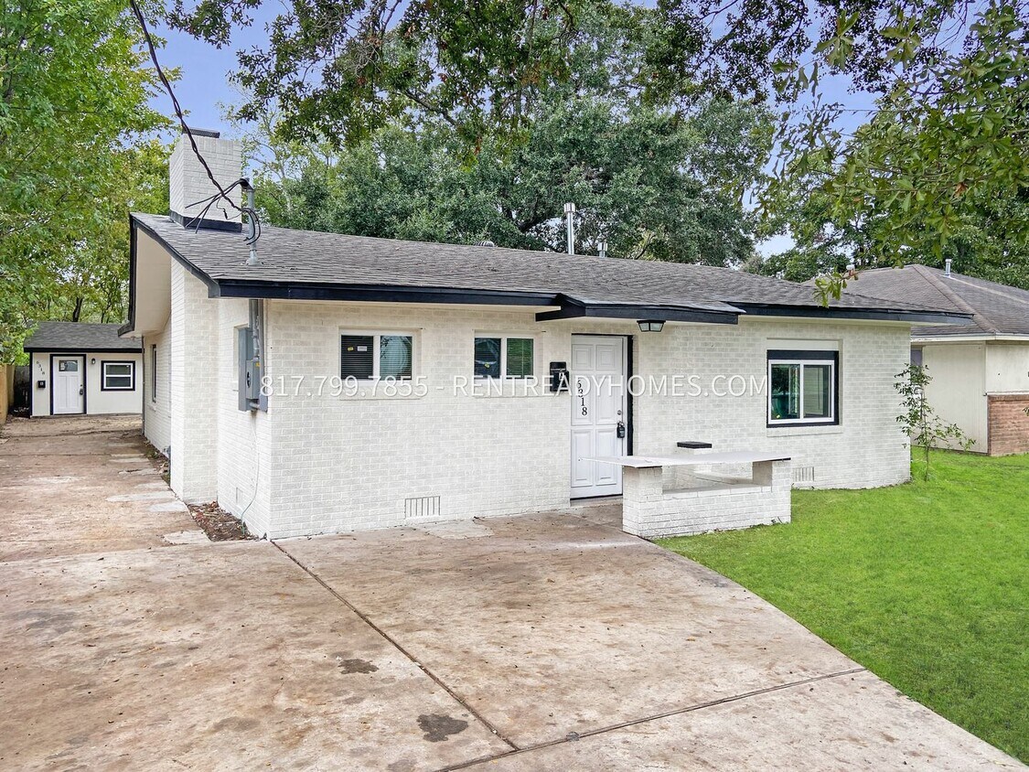 Foto principal - 6318 Sloan St