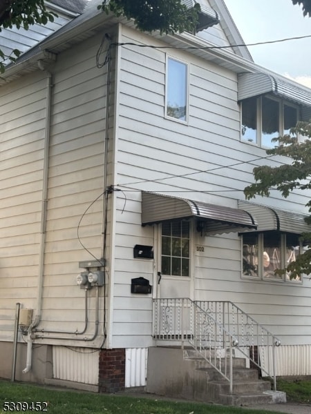 Building Photo - 302 Wallington Ave