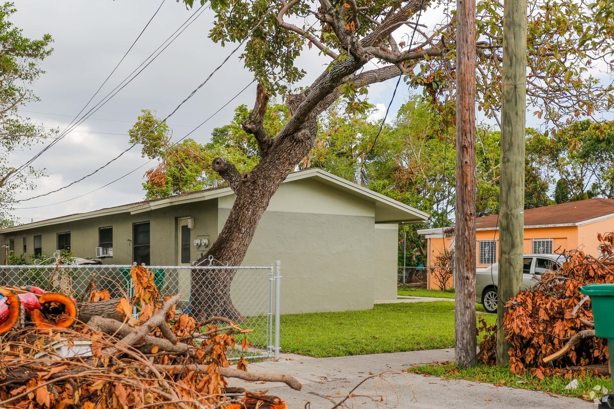 Building Photo - Allapattah Homes