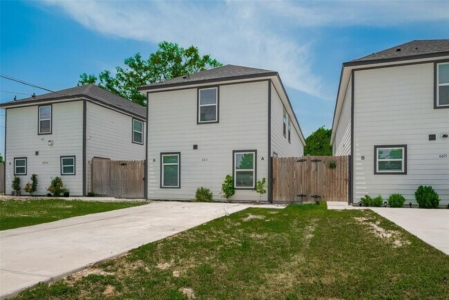 Building Photo - 6611 Bacher St