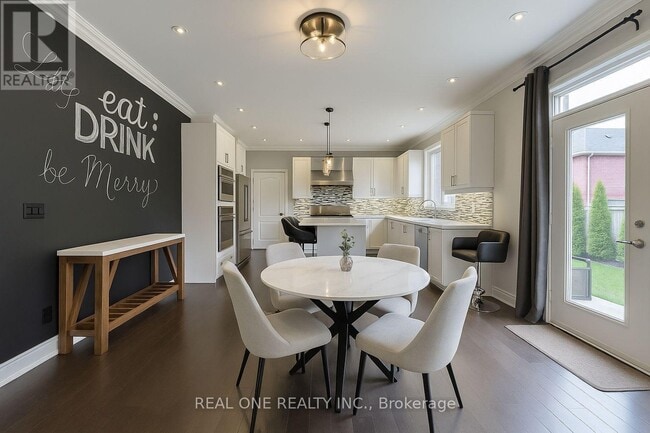 Photo du bâtiment - 998 Wilbur Pipher Cir