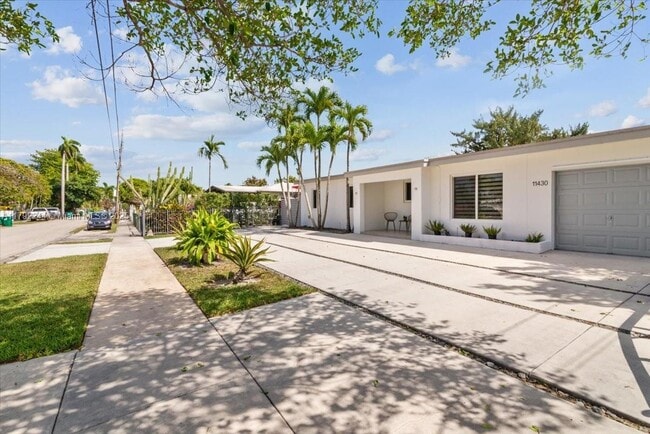 Foto del edificio - 11430 SW 52nd Terrace