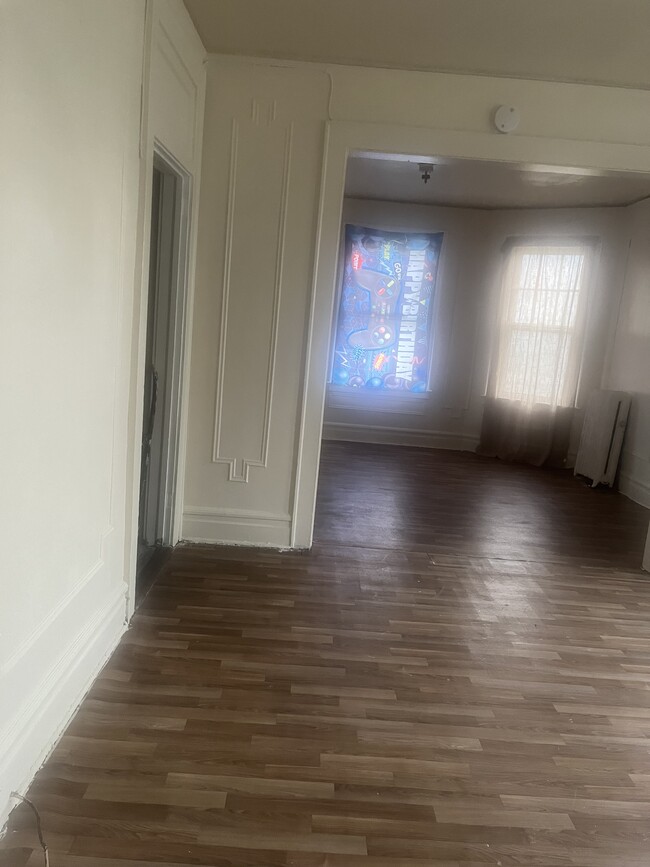 Two Spacious Rooms - 477 Grove St