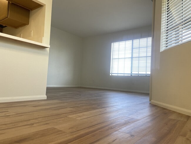 Building Photo - 2215 K Ave