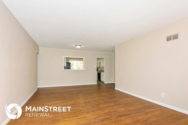 Foto del edificio - 1120 Spring Valley Dr