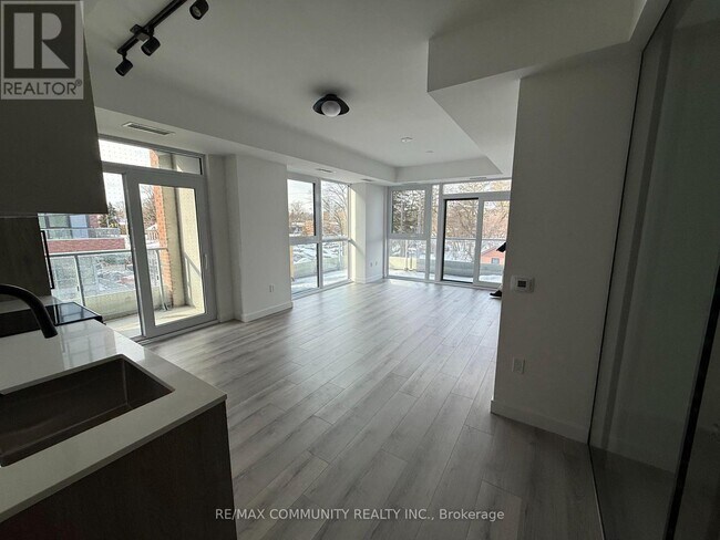 Photo du bâtiment - 1635 Military Trail