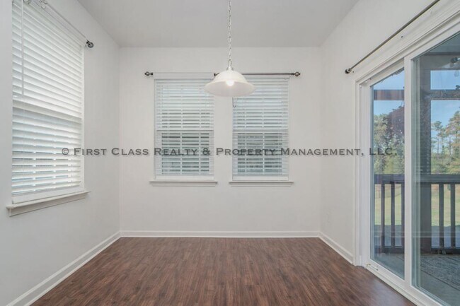 Building Photo - 46 S Great White Way