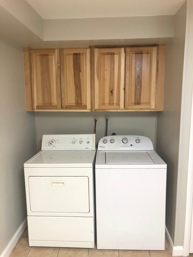 Building Photo - 2571 S 150 W