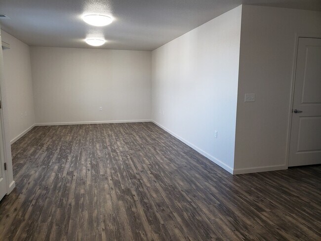 Foto del edificio - 3501 Storey Blvd