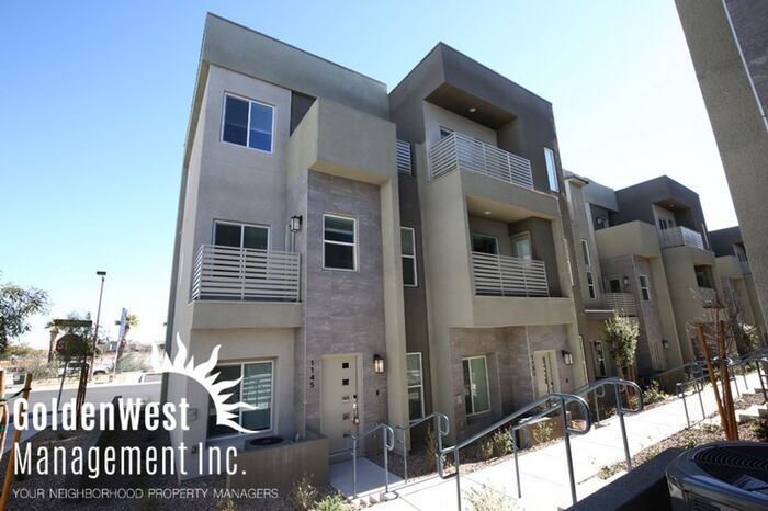 Primary Photo - Elegant 4Bdm 4.5Ba Townhouse in Prime Las ...